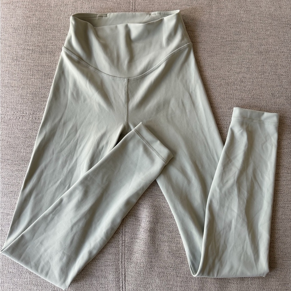 Lululemon Women's High-Waisted Leggings - Light green